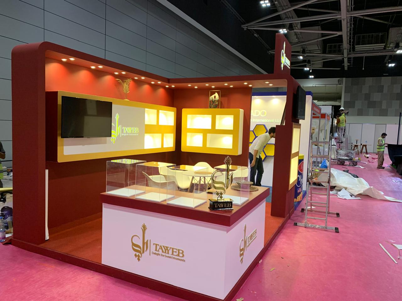 Tayeb stand build